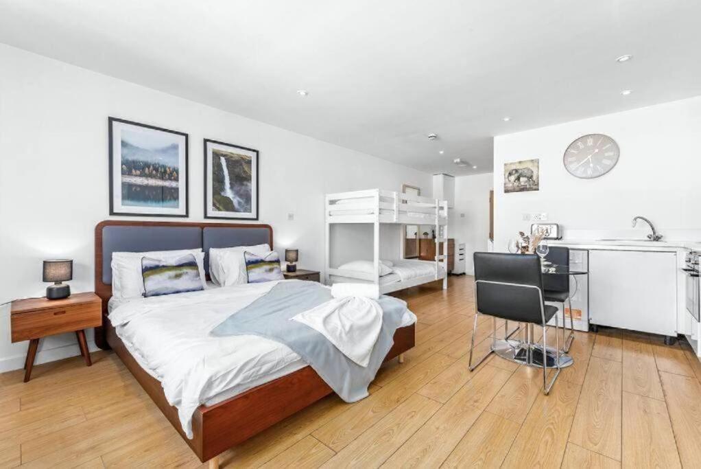1 Bedroom Flat Piccadilly Sleep 7 In London Vr10 מראה חיצוני תמונה