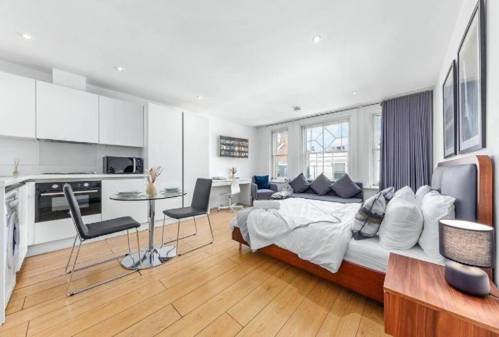 1 Bedroom Flat Piccadilly Sleep 7 In London Vr10 מראה חיצוני תמונה